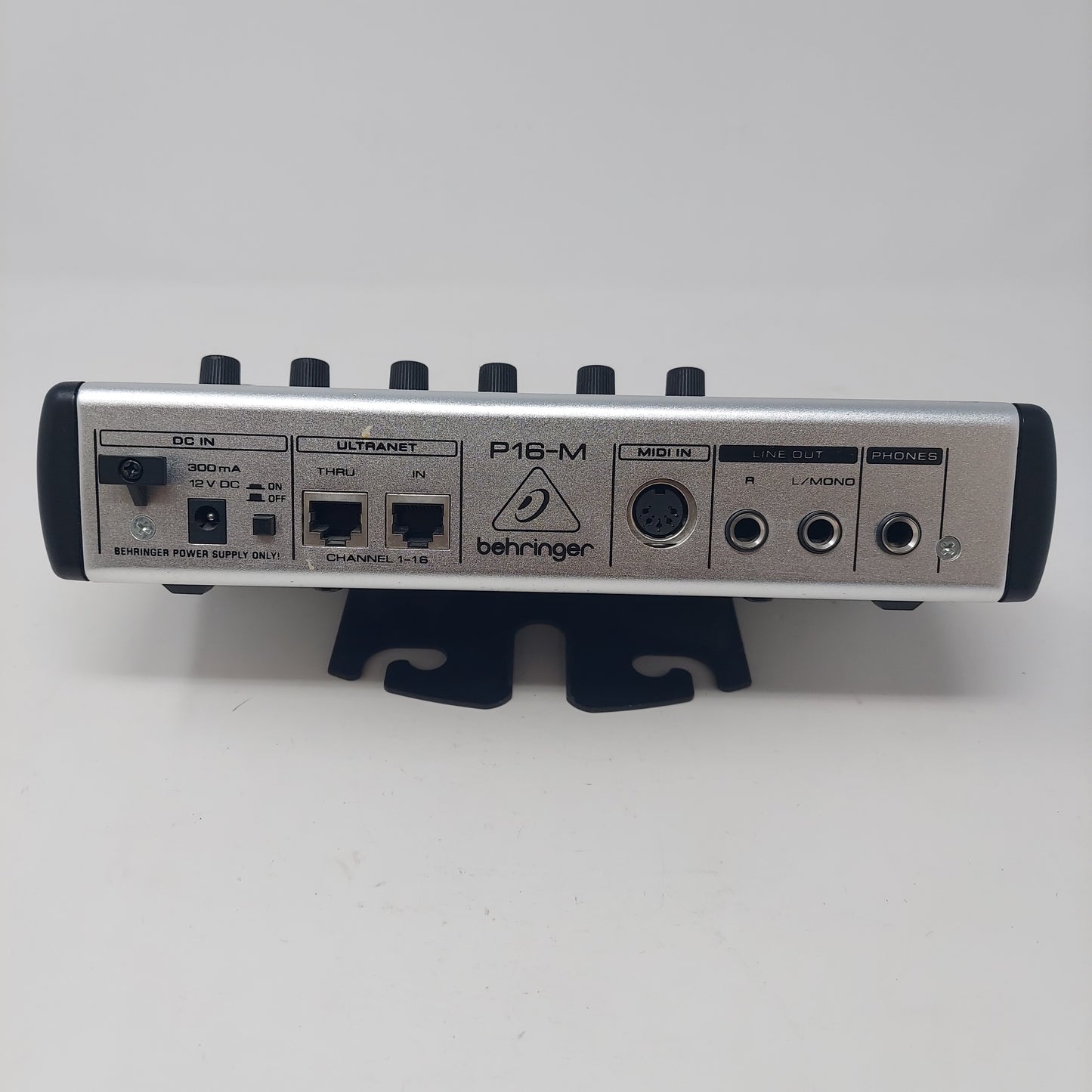 Behringer P16-M 16 Channel Digital Mixer