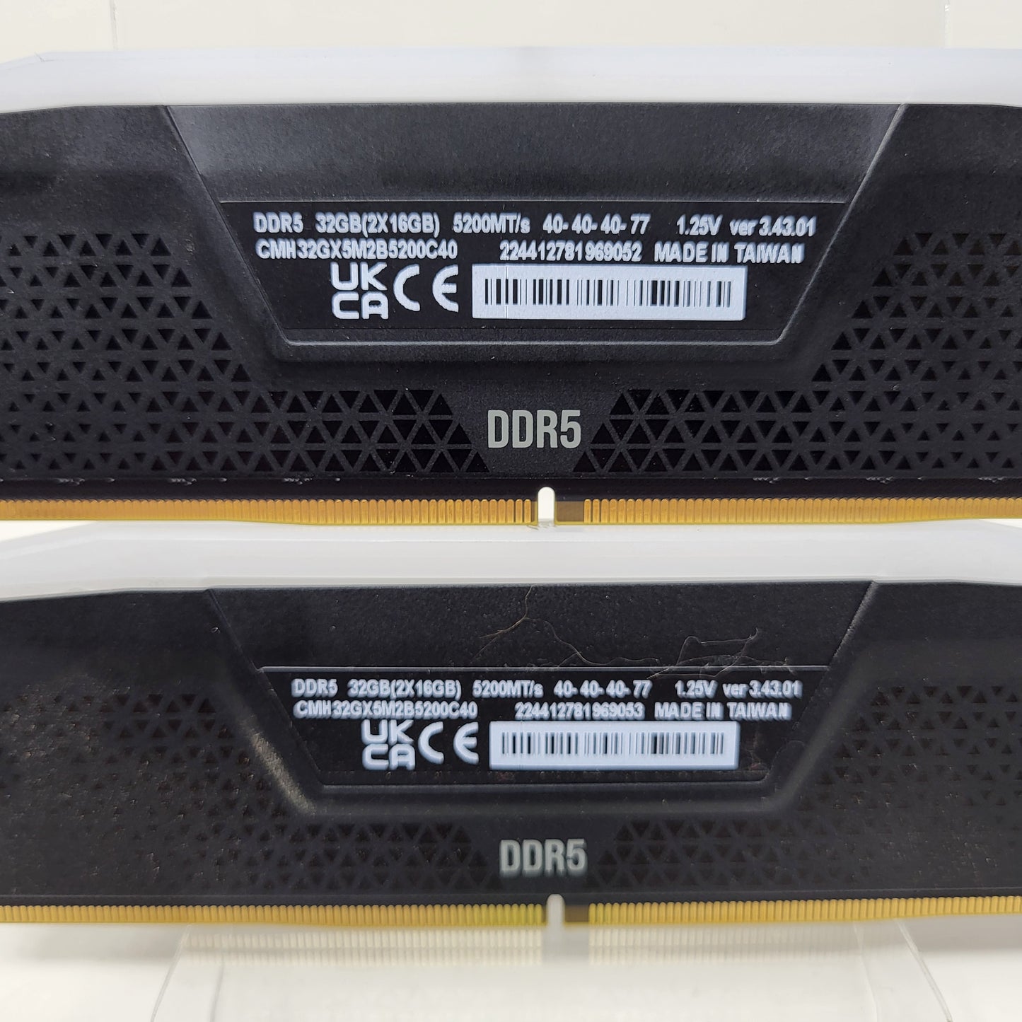 Corsair Vengeance RGB 32GB (2x16GB) RAM DDR5 5200MHz CMH32GX5M2B52200X40