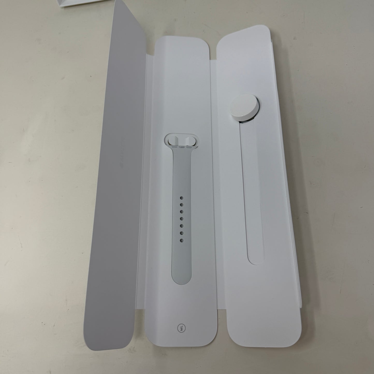 Broken GPS Only Apple Watch Series 3 38MM Silver Aluminum A1858 Bad Battery