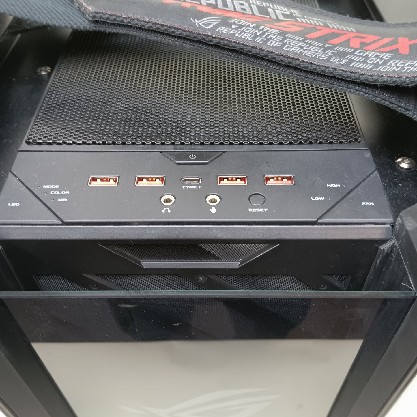 ASUS Helios i7-13700k 3.40GHz 32GB RAM 2TB SSD 2TB SSD GeForce RTX 4060 Ti