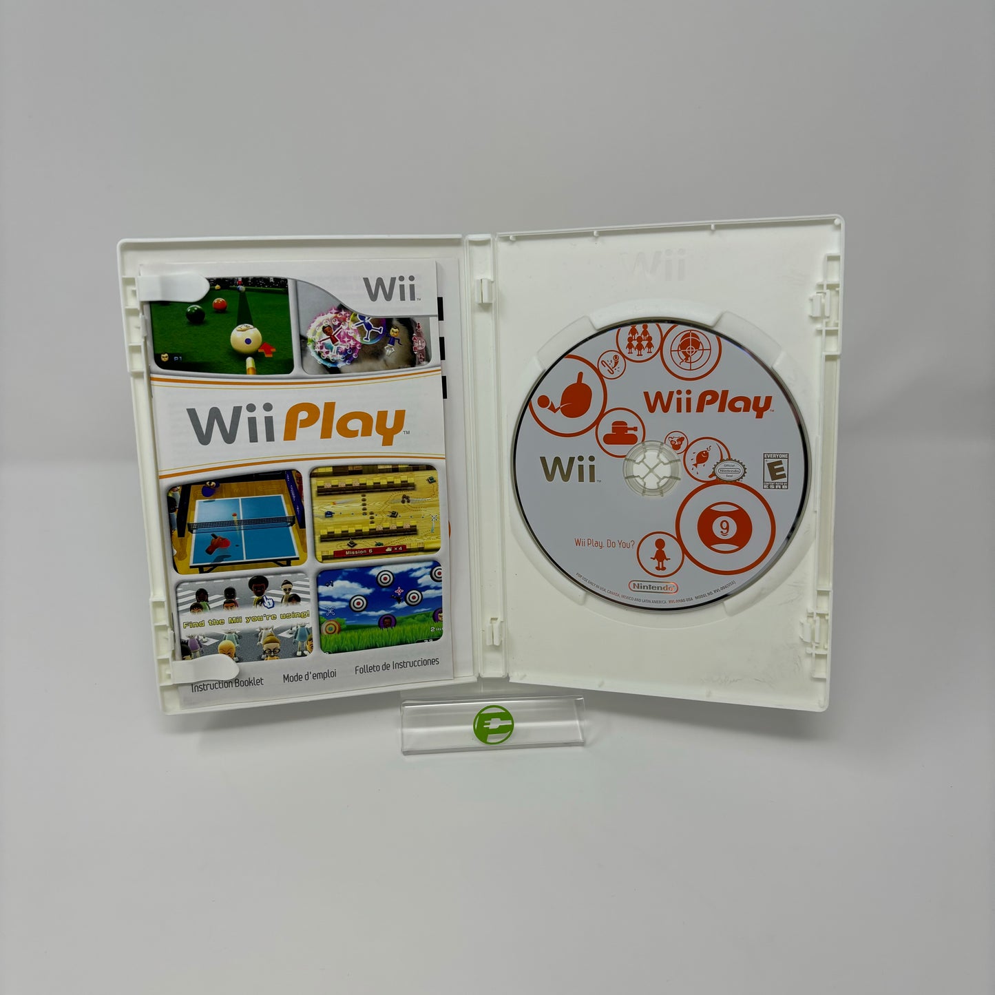 Nintendo Wii Play w/ WiiMote White RVL-Q RHAE USZ RVL-003