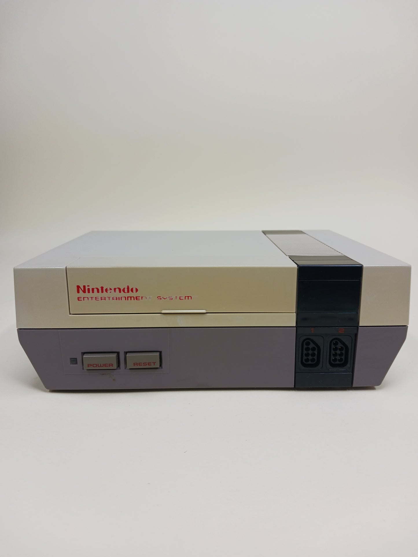 Nintendo Entertainment System NES Video Game Console NES-001 Gray