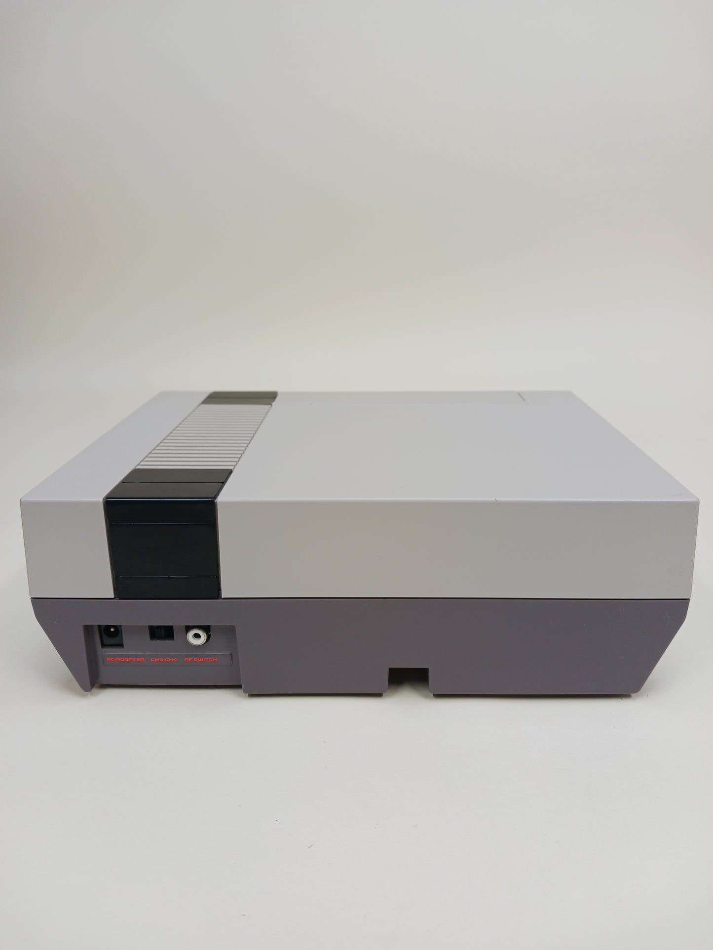 Nintendo Entertainment System NES Video Game Console NES-001 Gray