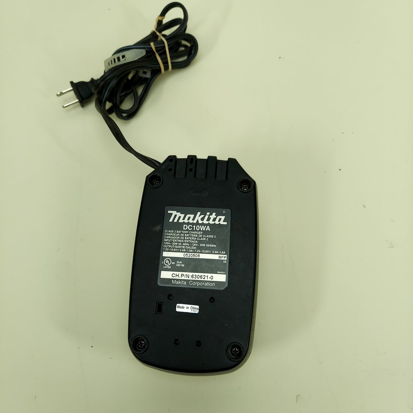 Makita Battery Charger with Battery 630621-0
