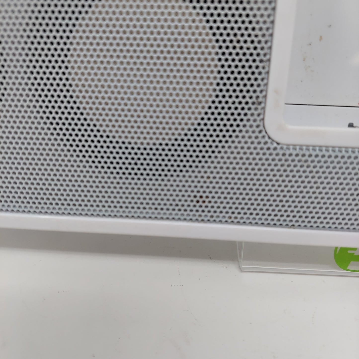 White Logitech MM50 Speaker Dock
