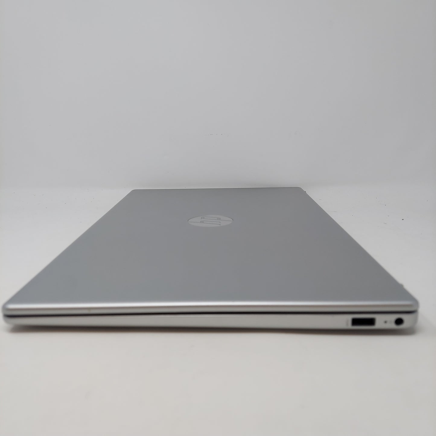HP laptop 15-FD0107DX A9PE7UA 15.6" 12th Gen Intel (R) Core(TM) i7-1255U 4.7GHz 16GB Ram