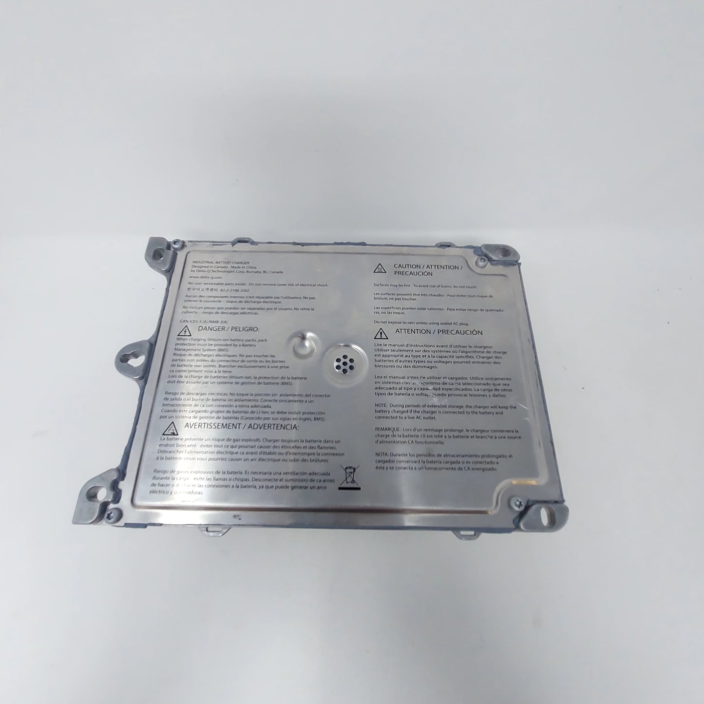 JLG IC0650-24 DELTA-Q GENIE INDUSTRIAL BATTERY CHARGER 100-240 VAC 24 VDC IC06