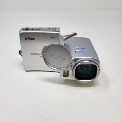 Nikon Coolpix S10 Compact Camera