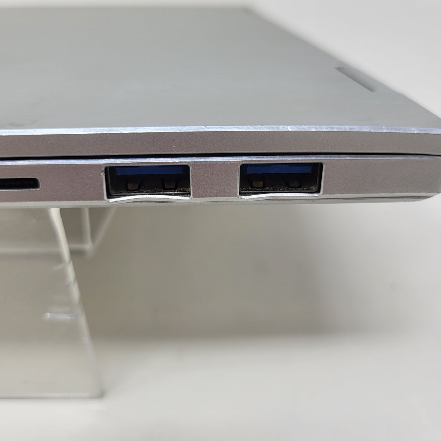 Samsung Galaxy Book Flex Alpha NP730QCJ 13.3" i5-10210U 1.6GHz 8GB RAM 256GB SSD
