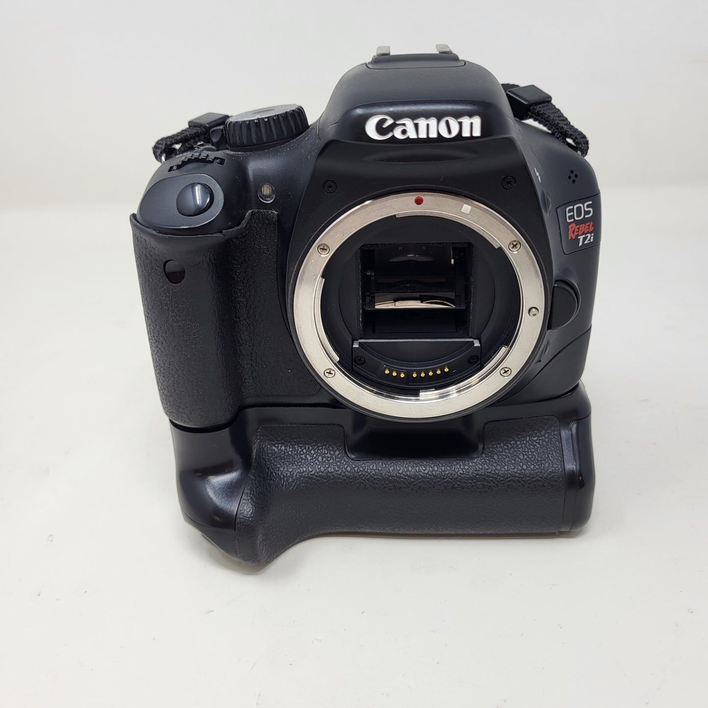 Canon EOS Rebel T2i 18.0MP Digital SLR DSLR Camera Body