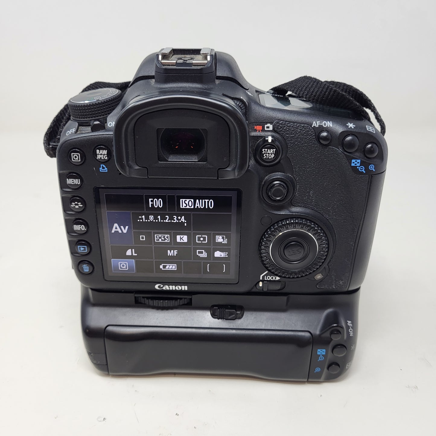 Canon EOS Rebel T2i 18.0MP Digital SLR DSLR Camera Body