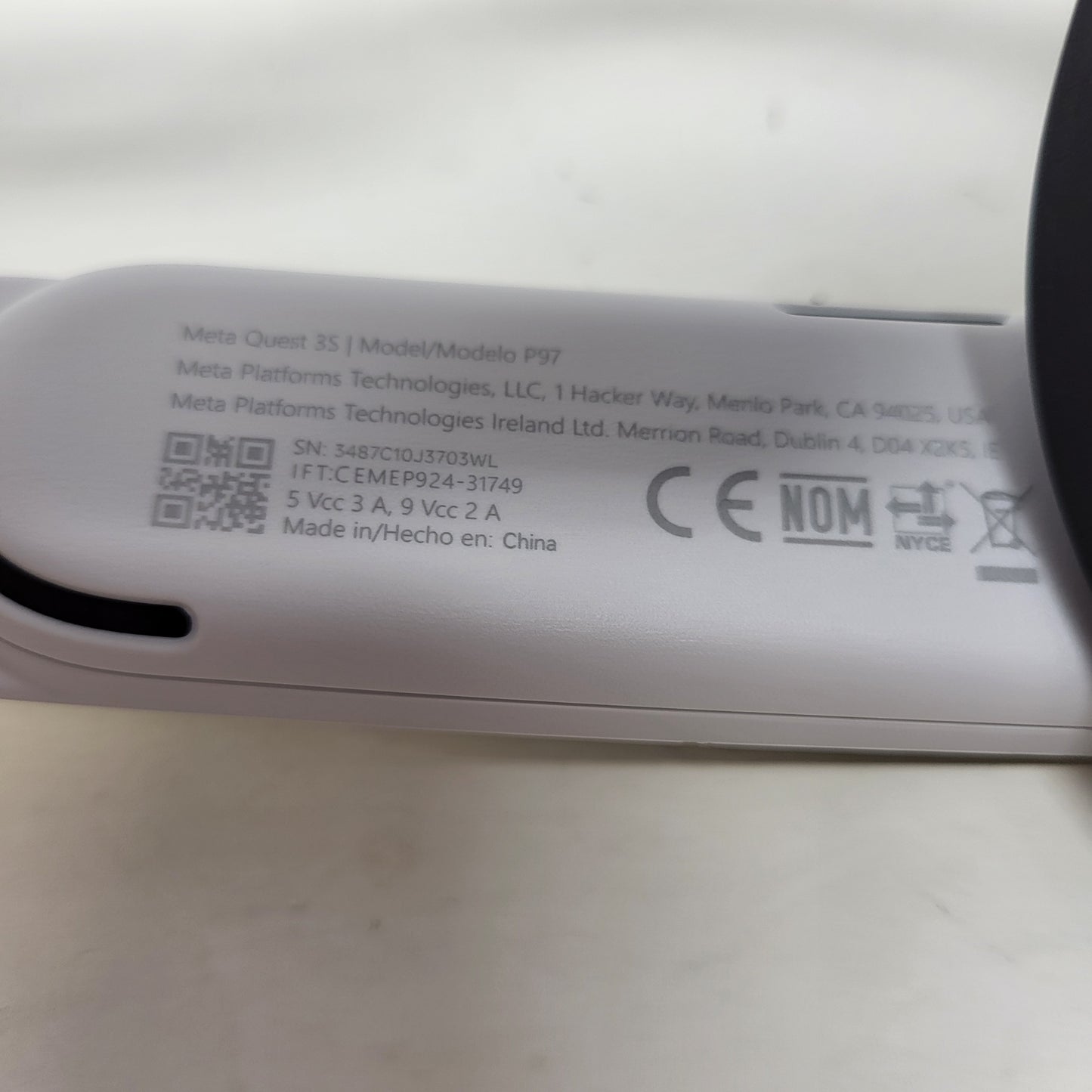 Meta Quest 3S 128GB Standalone All-in-One VR Headset P97