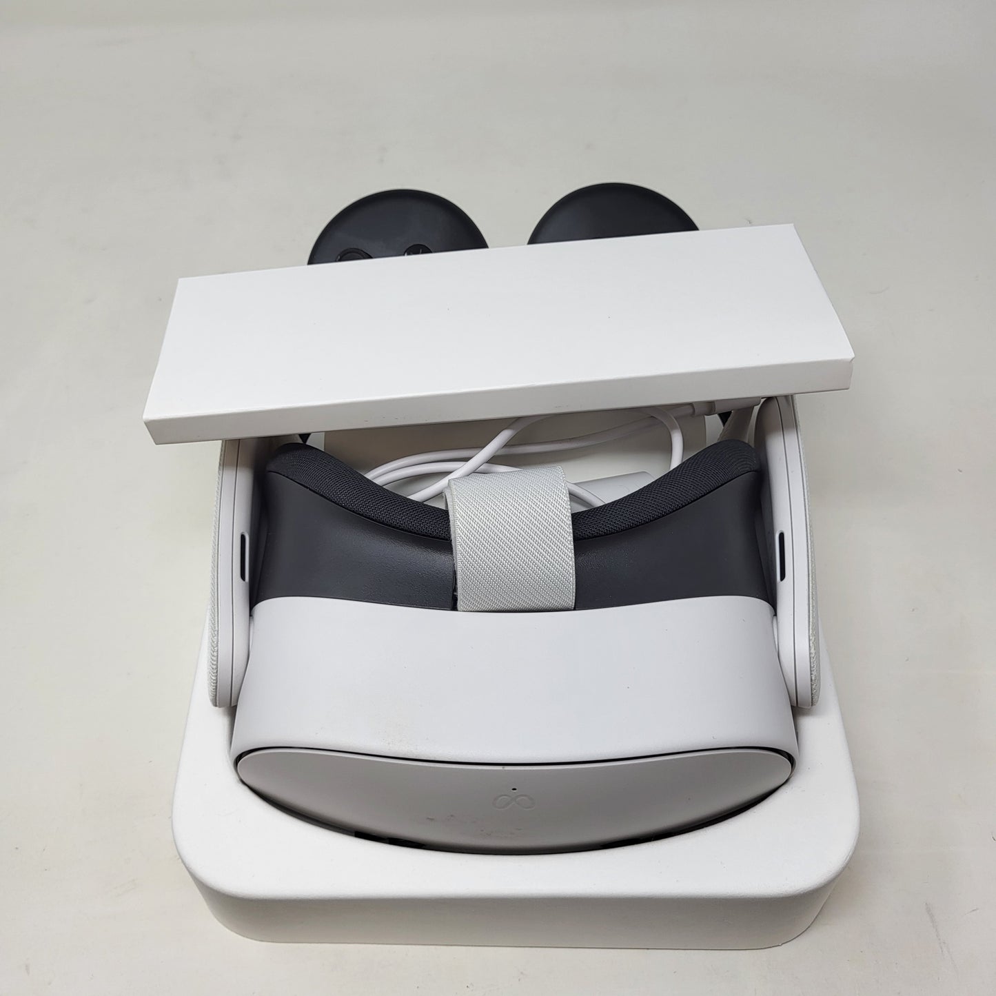 Meta Quest 3S 128GB Standalone All-in-One VR Headset P97