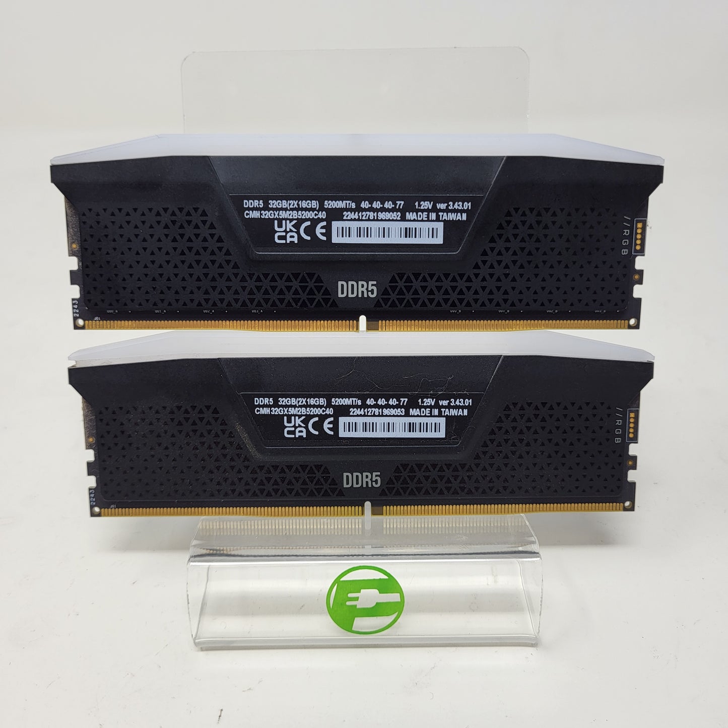 Corsair Vengeance RGB 32GB (2x16GB) RAM DDR5 5200MHz CMH32GX5M2B52200X40