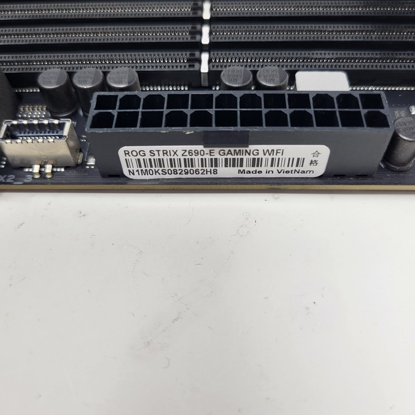 Asus ROG STRIX Z690-E GAMING WIFI LGA 1700 ATX Intel DDR5 Motherboard