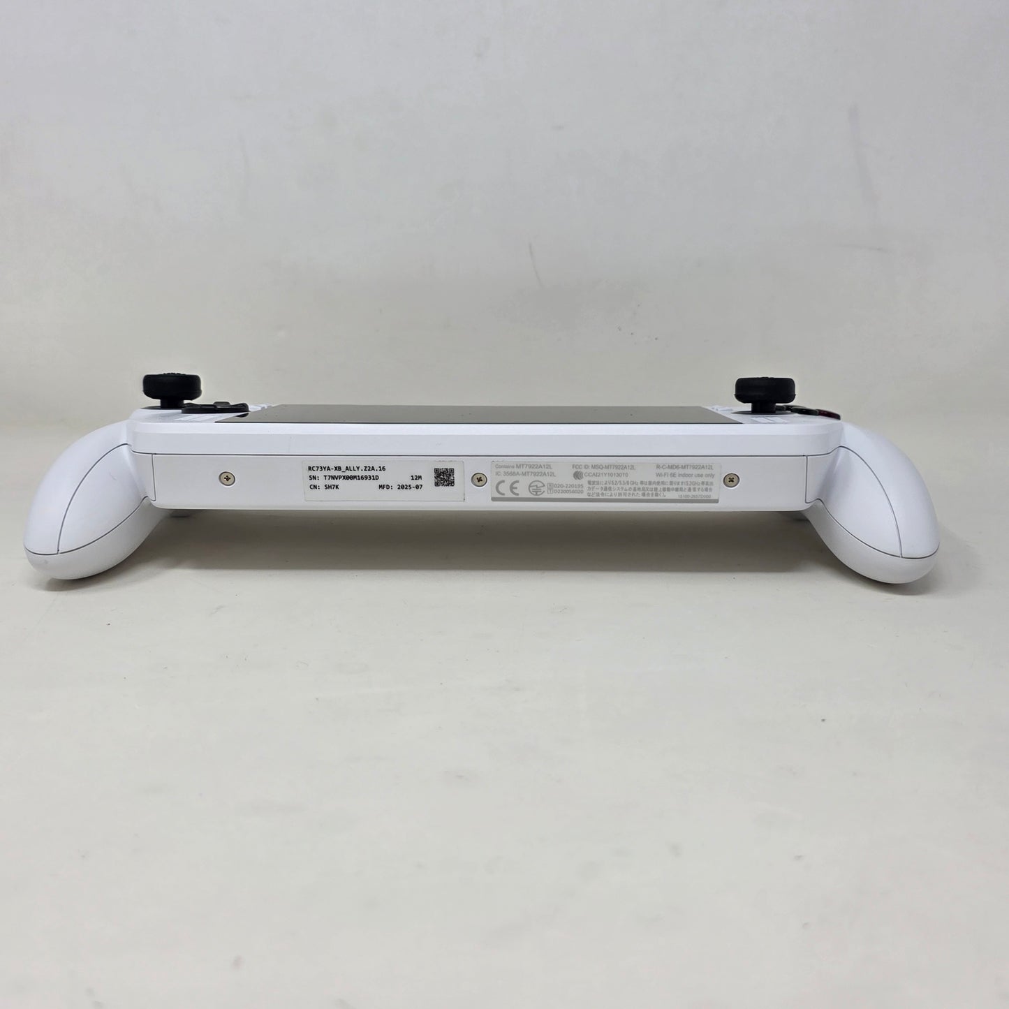 ASUS ROG Xbox Ally 7-in Touchscreen Gaming Handheld 512GB SSD White