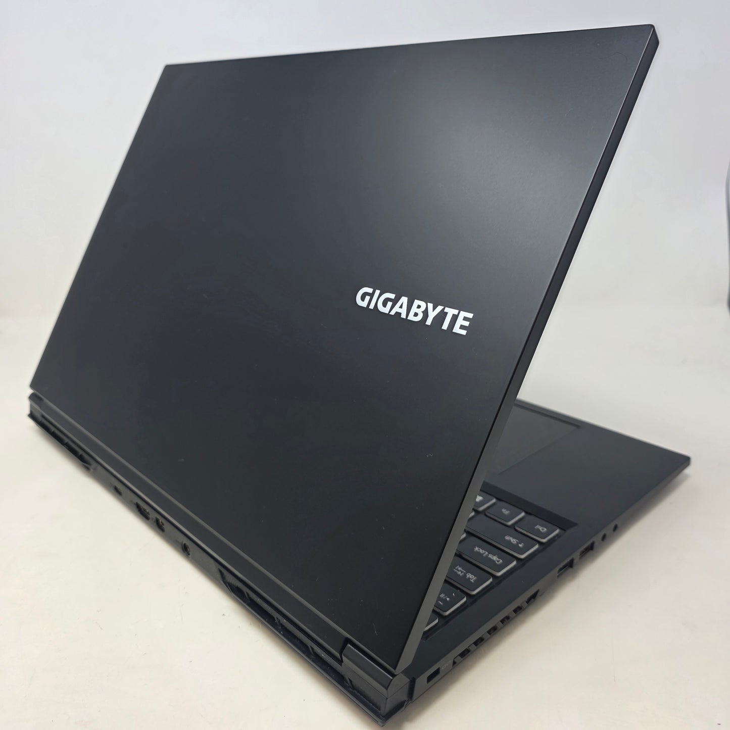 Gigabyte G6 KF IEJEASC8 16" i7-13620H 2.4GHz 32GB RAM 1TB SSD GeForce RTX 4060