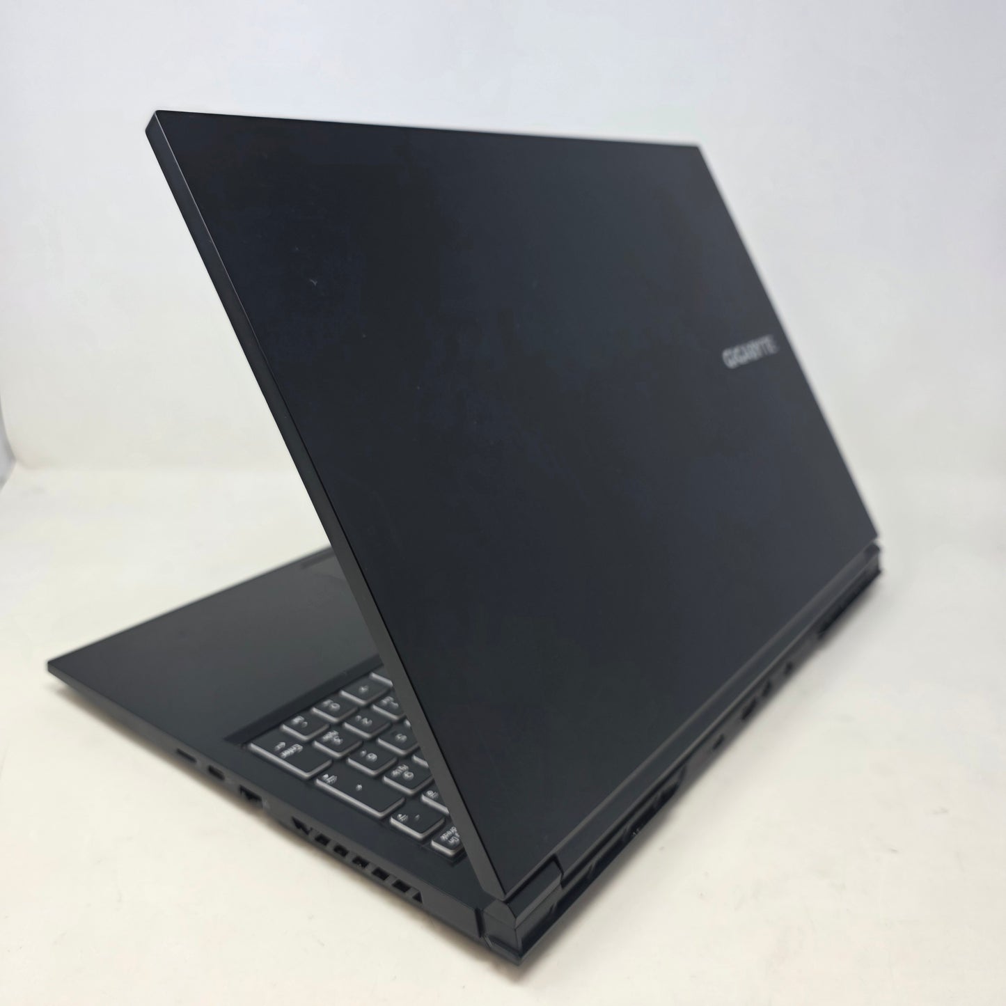 Gigabyte G6 KF IEJEASC8 16" i7-13620H 2.4GHz 32GB RAM 1TB SSD GeForce RTX 4060
