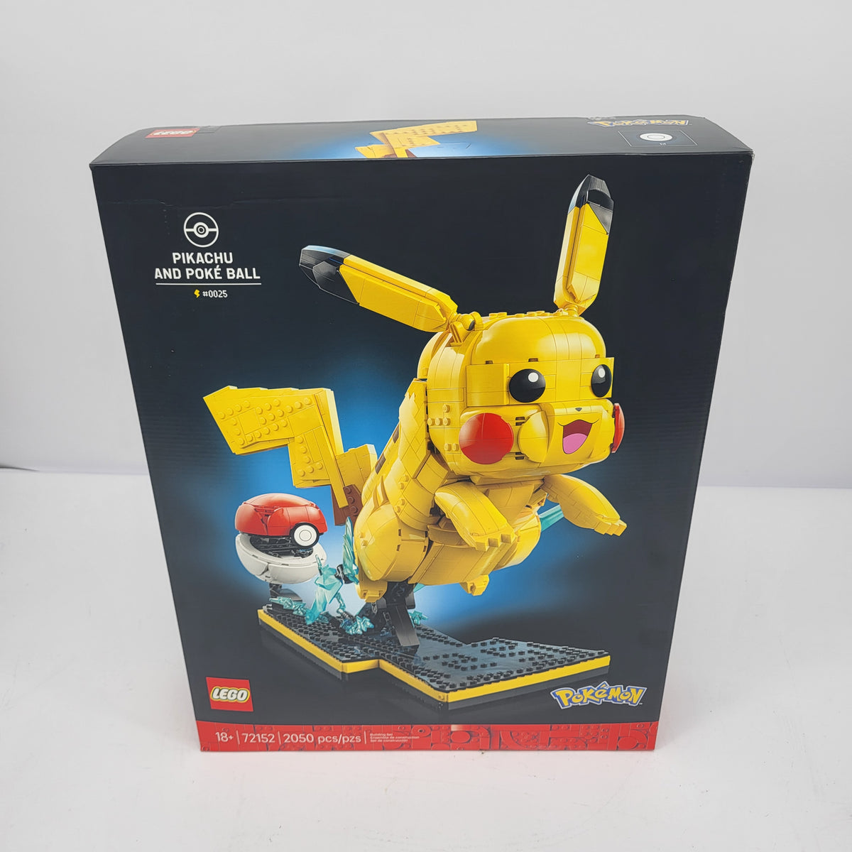New LEGO Pokémon Pikachu and Poké Ball Building Set 72152 2050 Pieces 18+