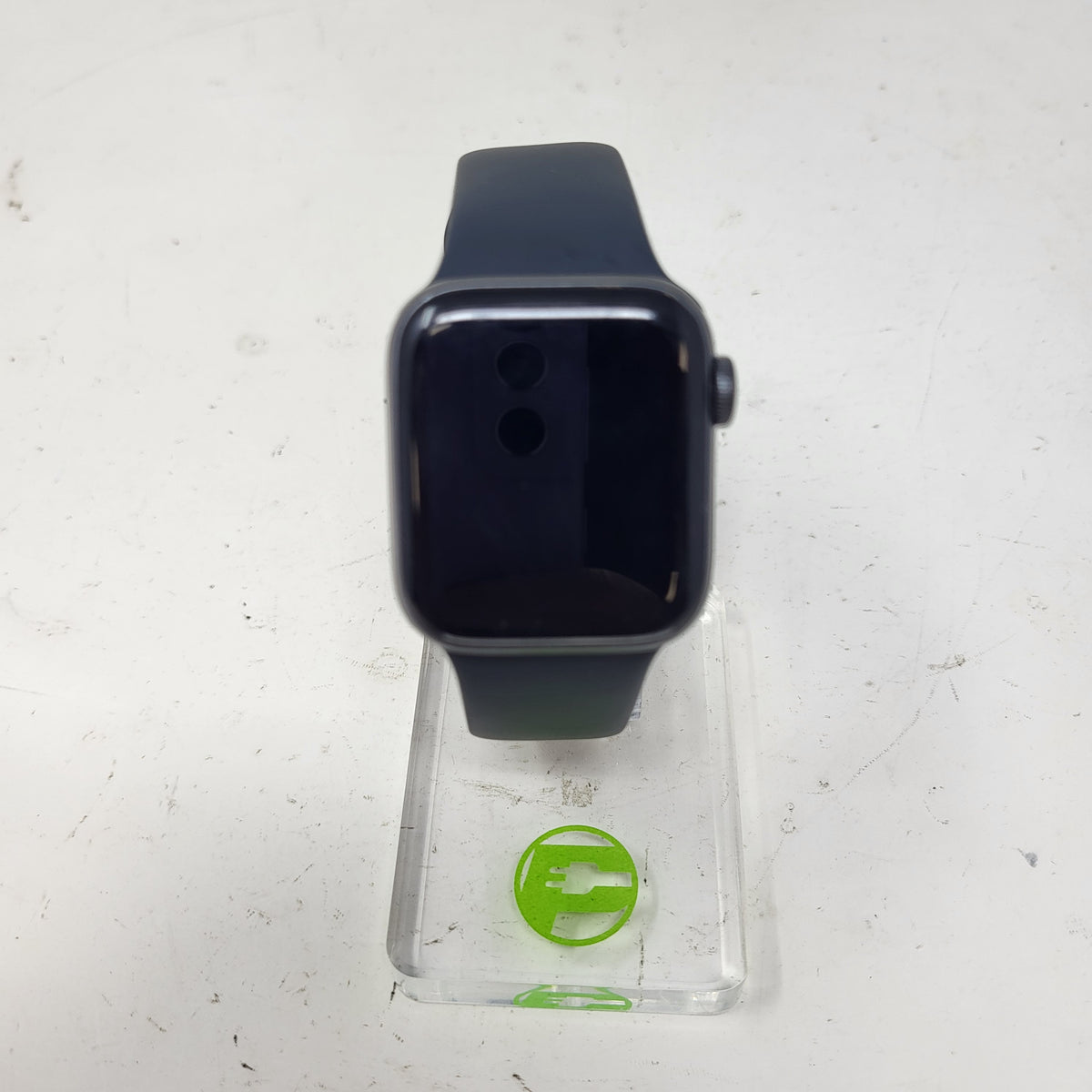 GPS Only Apple Watch SE 1st Gen 40MM Black Aluminum Black Sport Band A2351