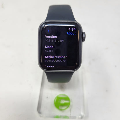 GPS Only Apple Watch SE 1st Gen 40MM Black Aluminum Black Sport Band A2351