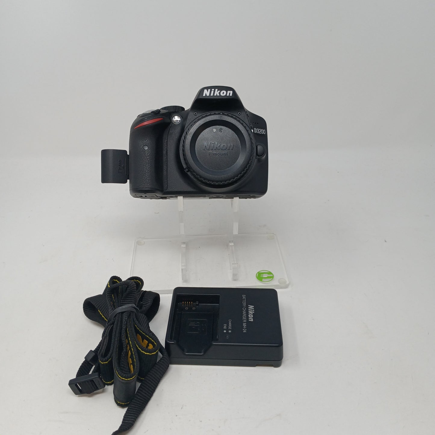 Nikon D3200 24.2MP Digital SLR Camera 738 Shutter Count