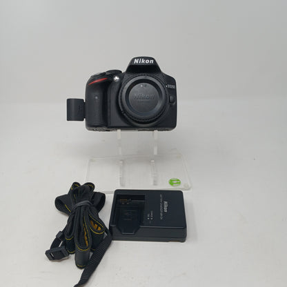 Nikon D3200 24.2MP Digital SLR Camera 738 Shutter Count