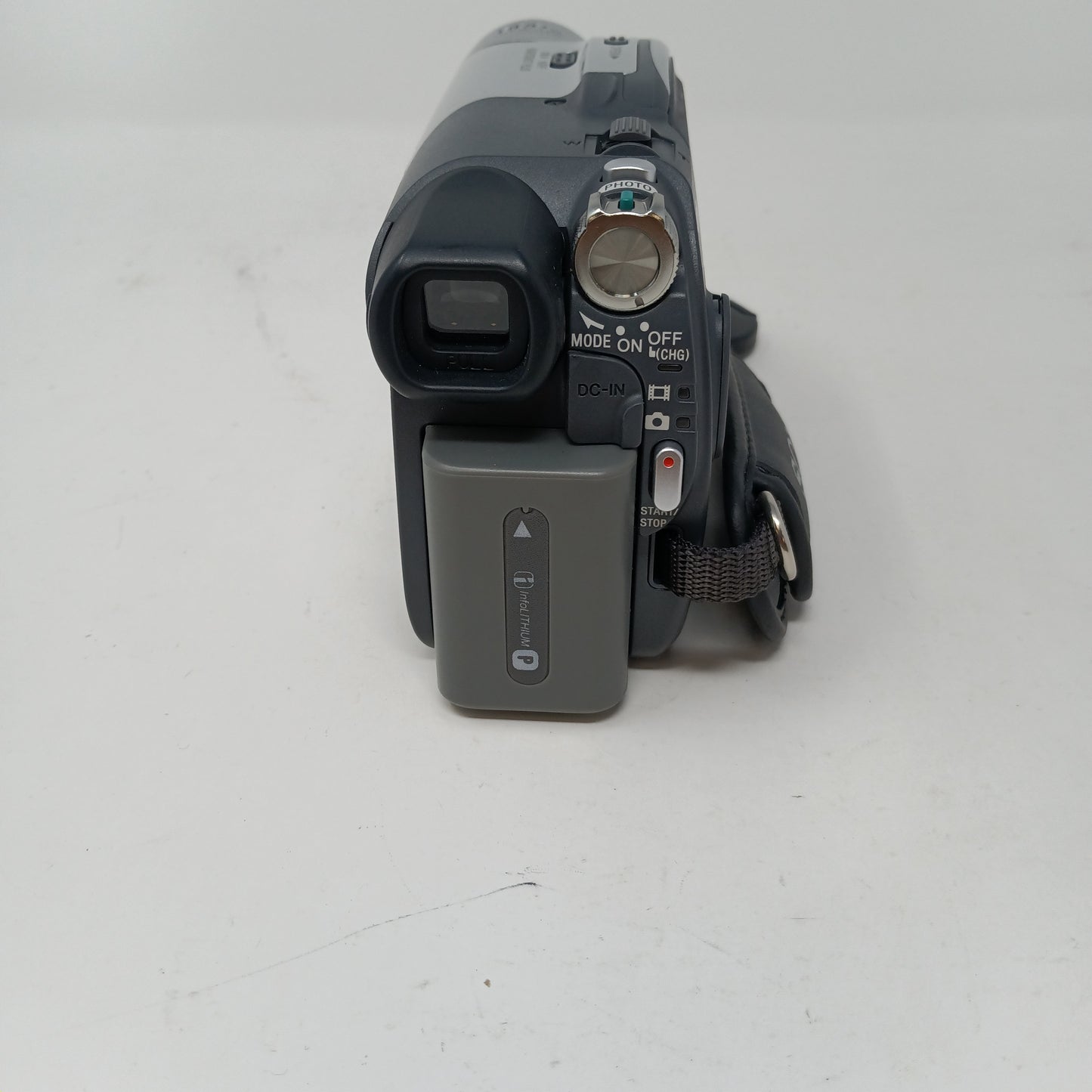 Sony HandyCam DCR-DVD105 Mini DVD Camcorder