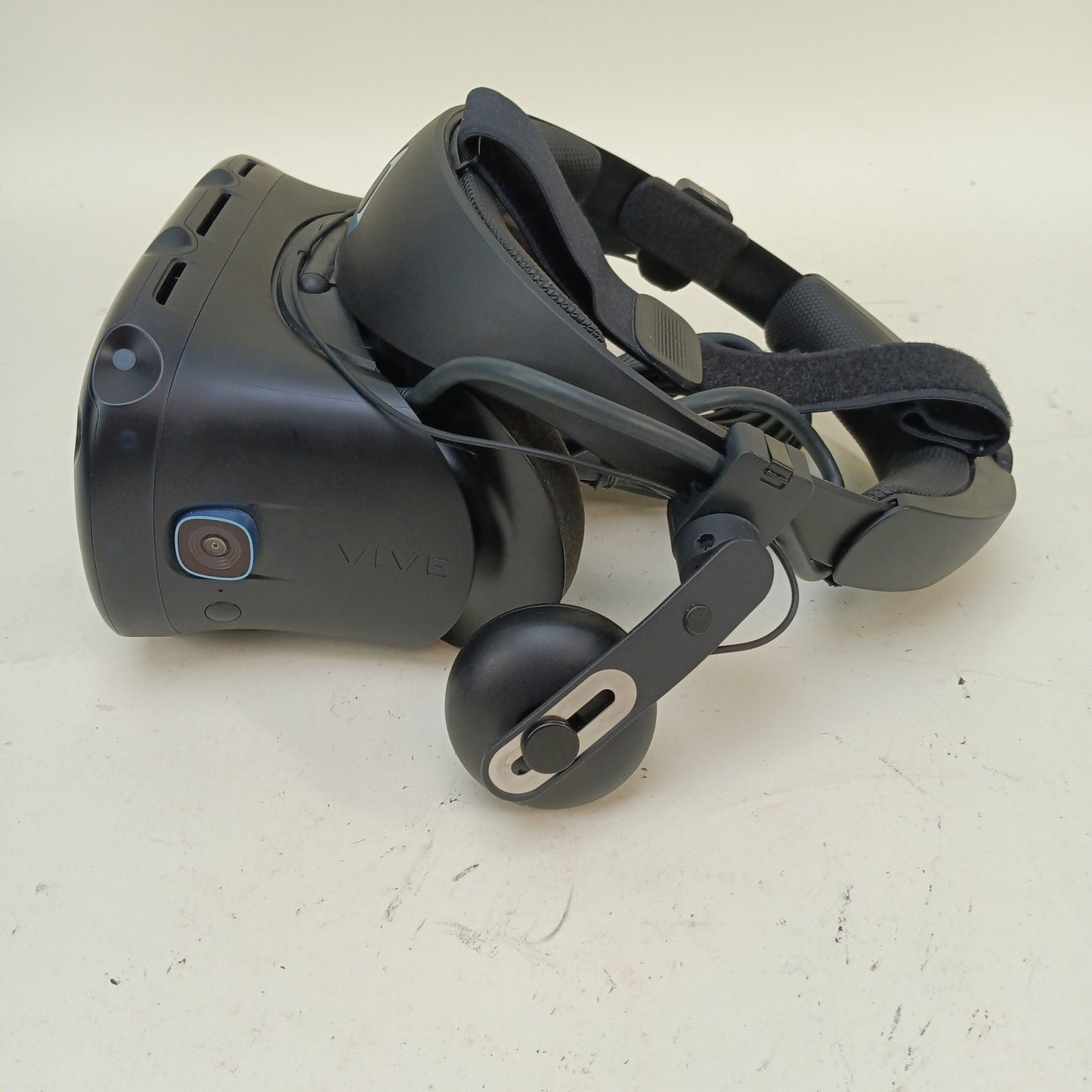 HTC Vive Cosmos Elite VR Headset
