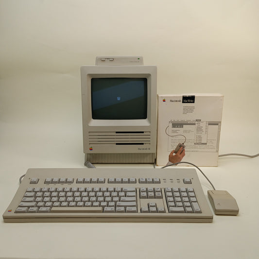 Vintage Apple 1988 Macintosh SE Model M5011 Computer Macintosh MacWrite Floppy Disk