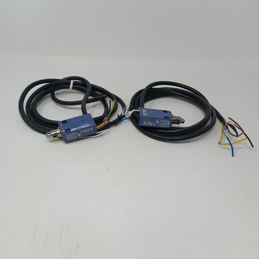 Telemecanique XCMD2102L3 240VAC 10A SPDT Roller Plunger Limit Switch