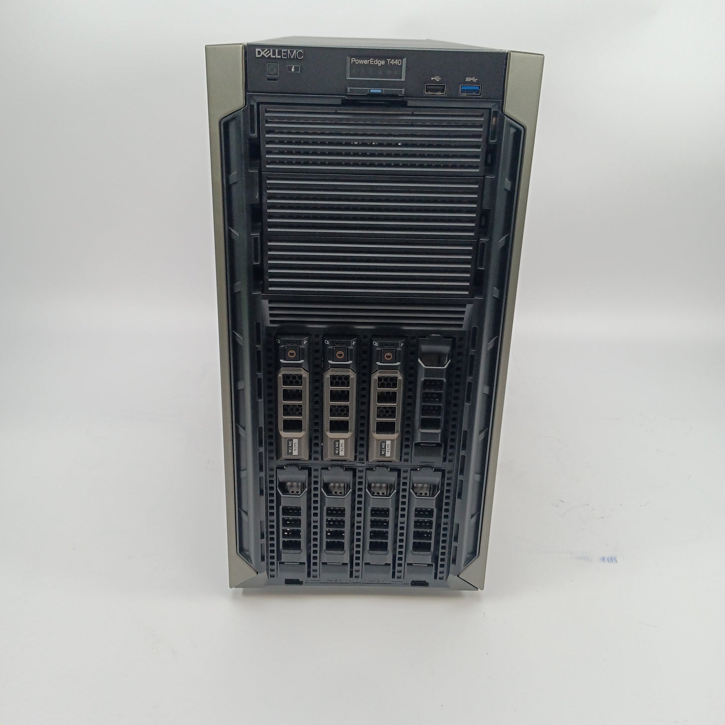 Dell PowerEdge T440 Server 8x Intel Xeon Bronze 3206R CPU 1.9GHz (1 Socket)