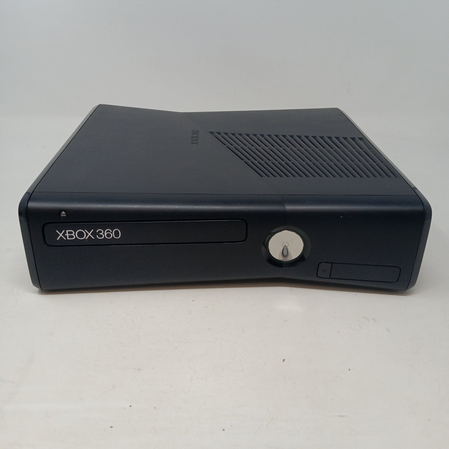 Microsoft Xbox 360 S 4GB Console Gaming System Black 1439