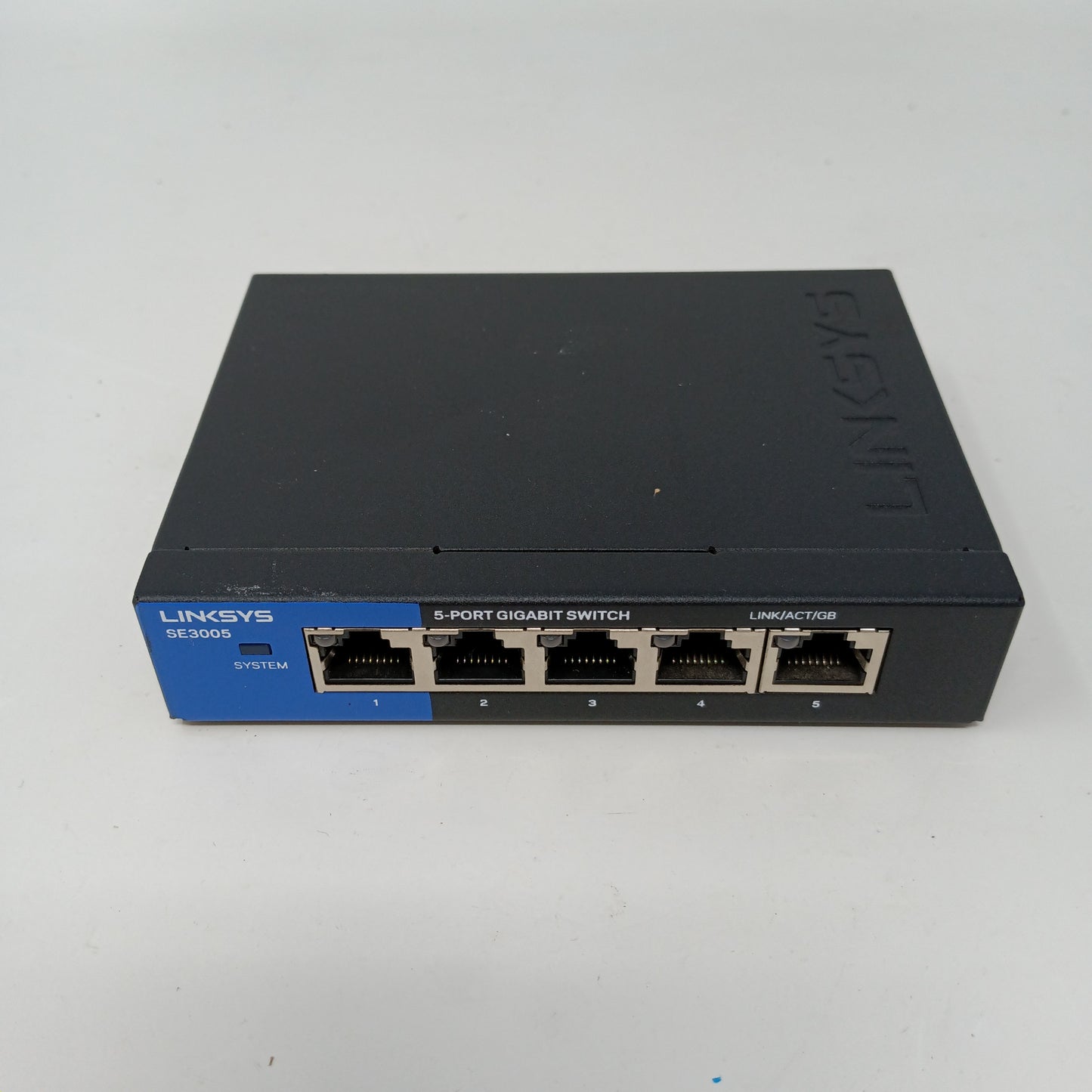 Linskys 5 Port Ethernet switch