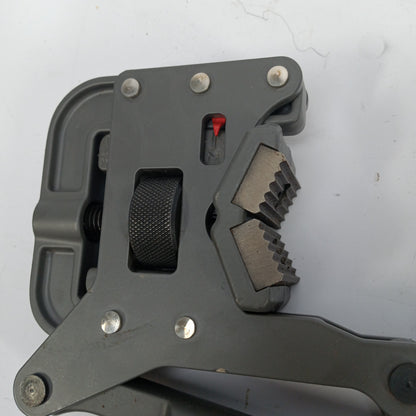 Dewalt Pipe Threader Clamp