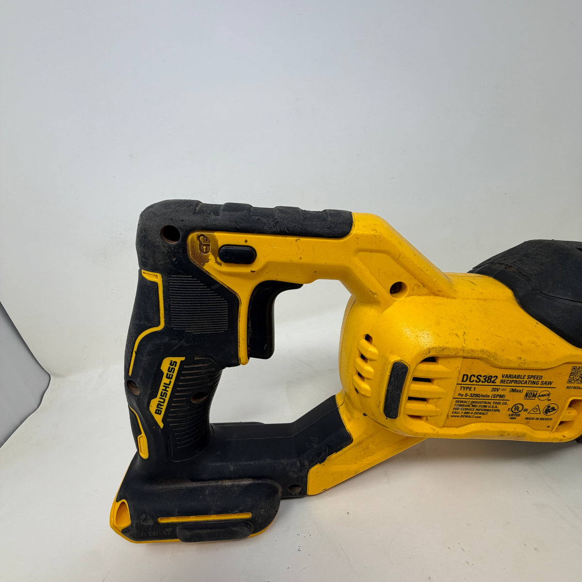 DEWALT DCS382 20V MAX XR Brushless Reciprocating Saw Cordless Sawzall