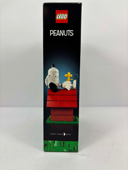 New LEGO Ideas Peanuts Snoopy's doghouse Building Set ,21368