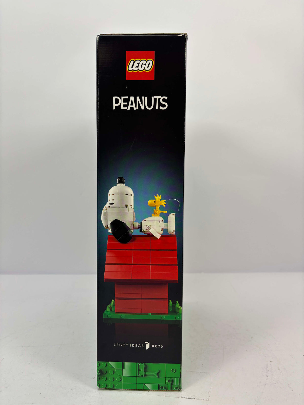 New LEGO Ideas Peanuts Snoopy's doghouse Building Set ,21368