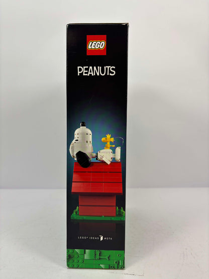 New LEGO Ideas Peanuts Snoopy's doghouse Building Set ,21368